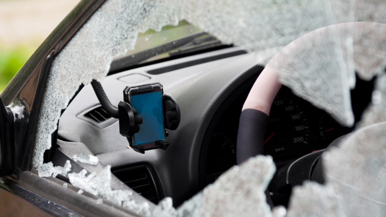 Beccata a rovistare in un'auto aggredisce gli agenti: 38enne arrestata a Rebaudengo