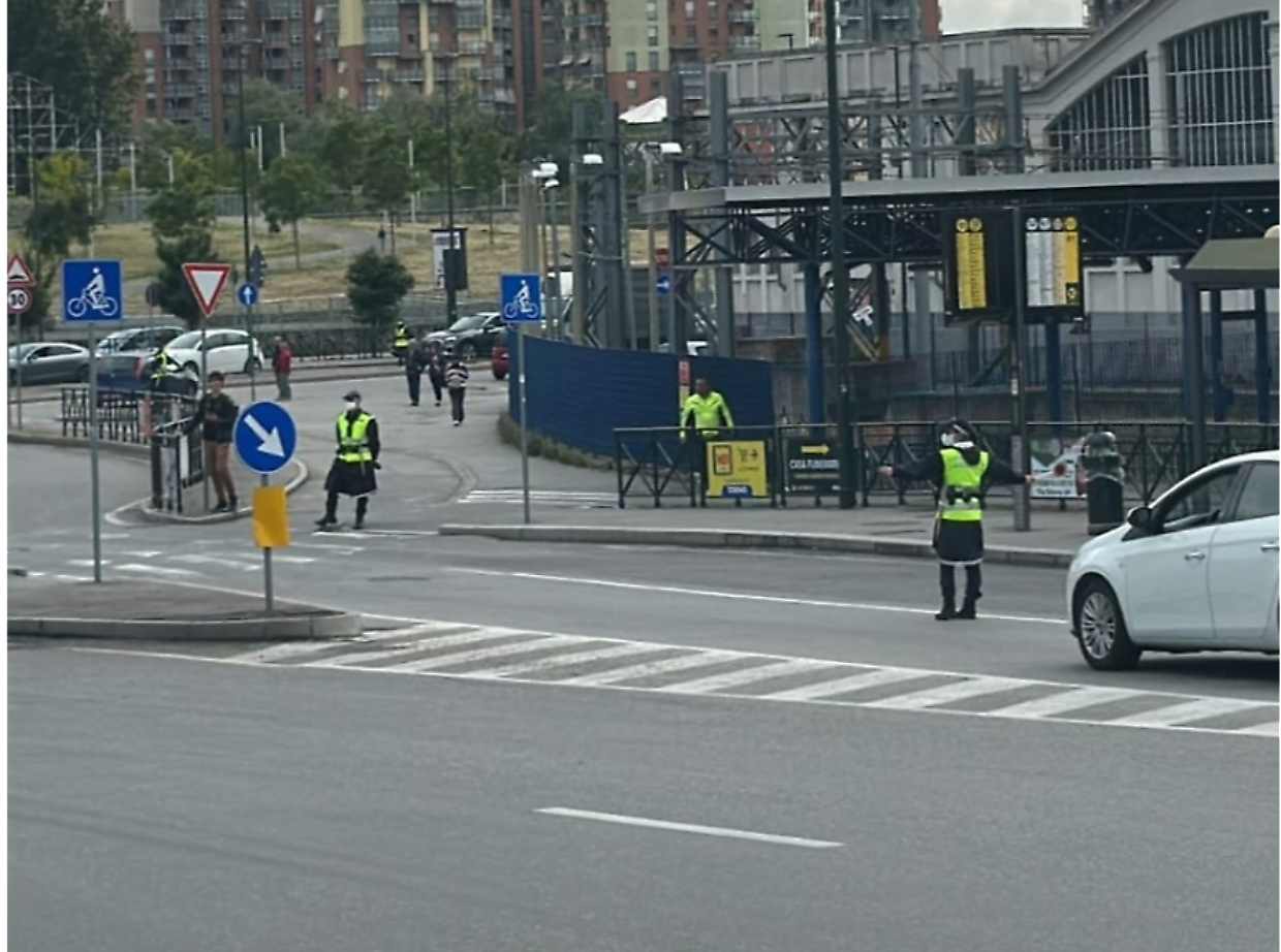 Code e traffico in piazza Baldissera, ora arrivano i vigili
