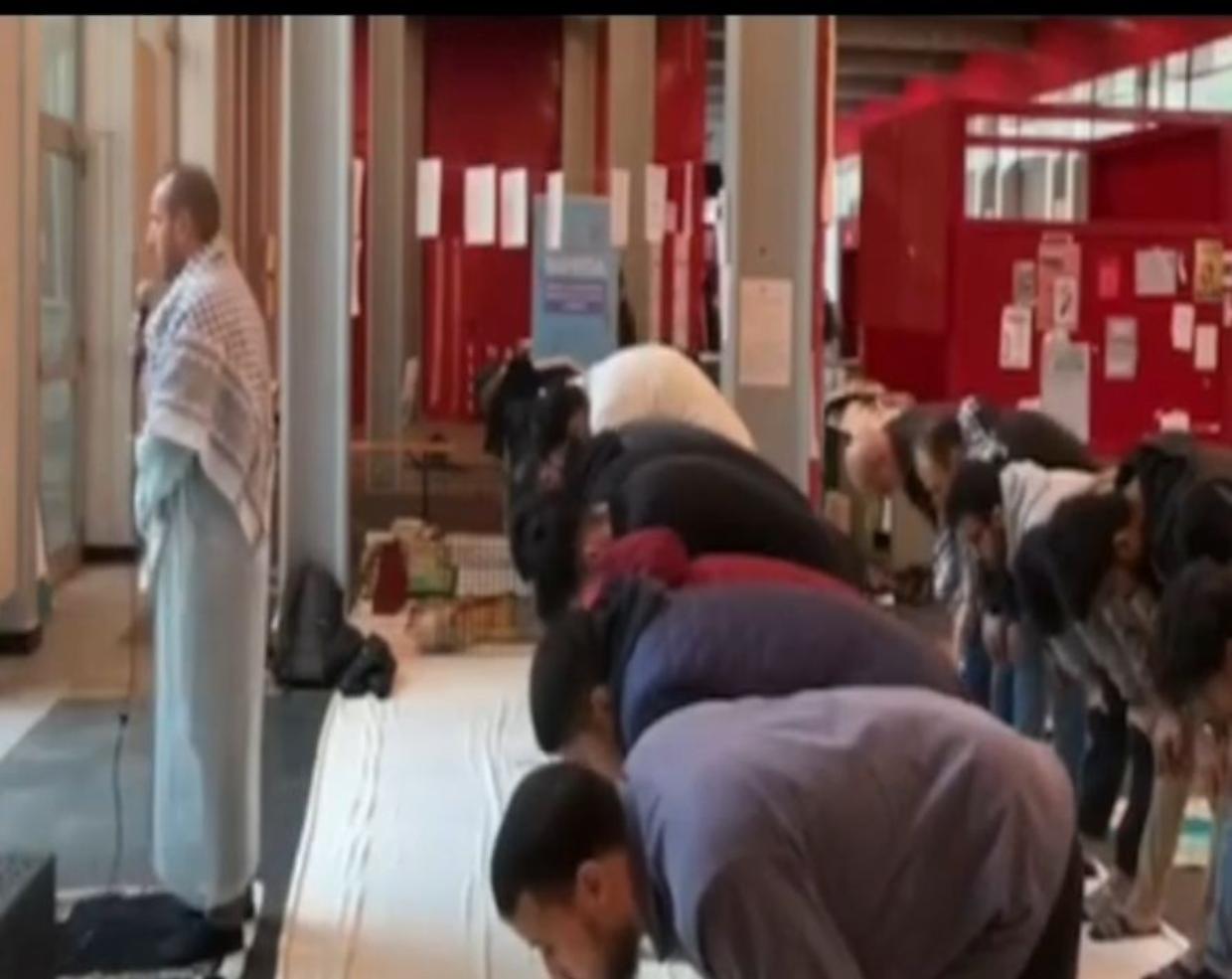 Adesso all'Università spunta una moschea "Pregate per il Jihad"