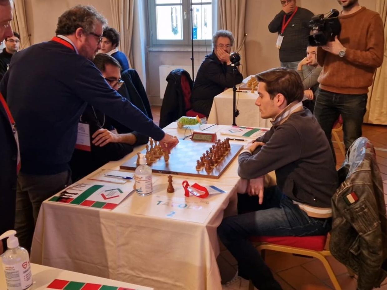 Un'immagine della scorso campionato italiano assoluto di scacchi (fonte Instagram)
