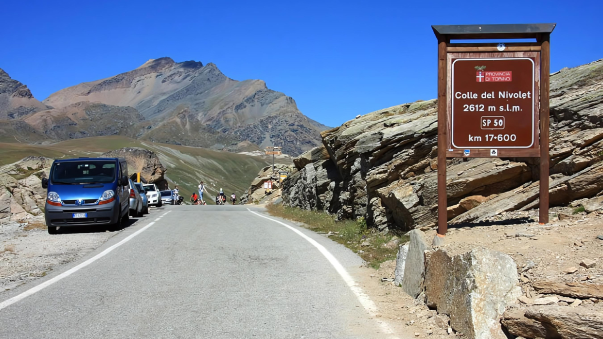Via libera alle auto sul Nivolet