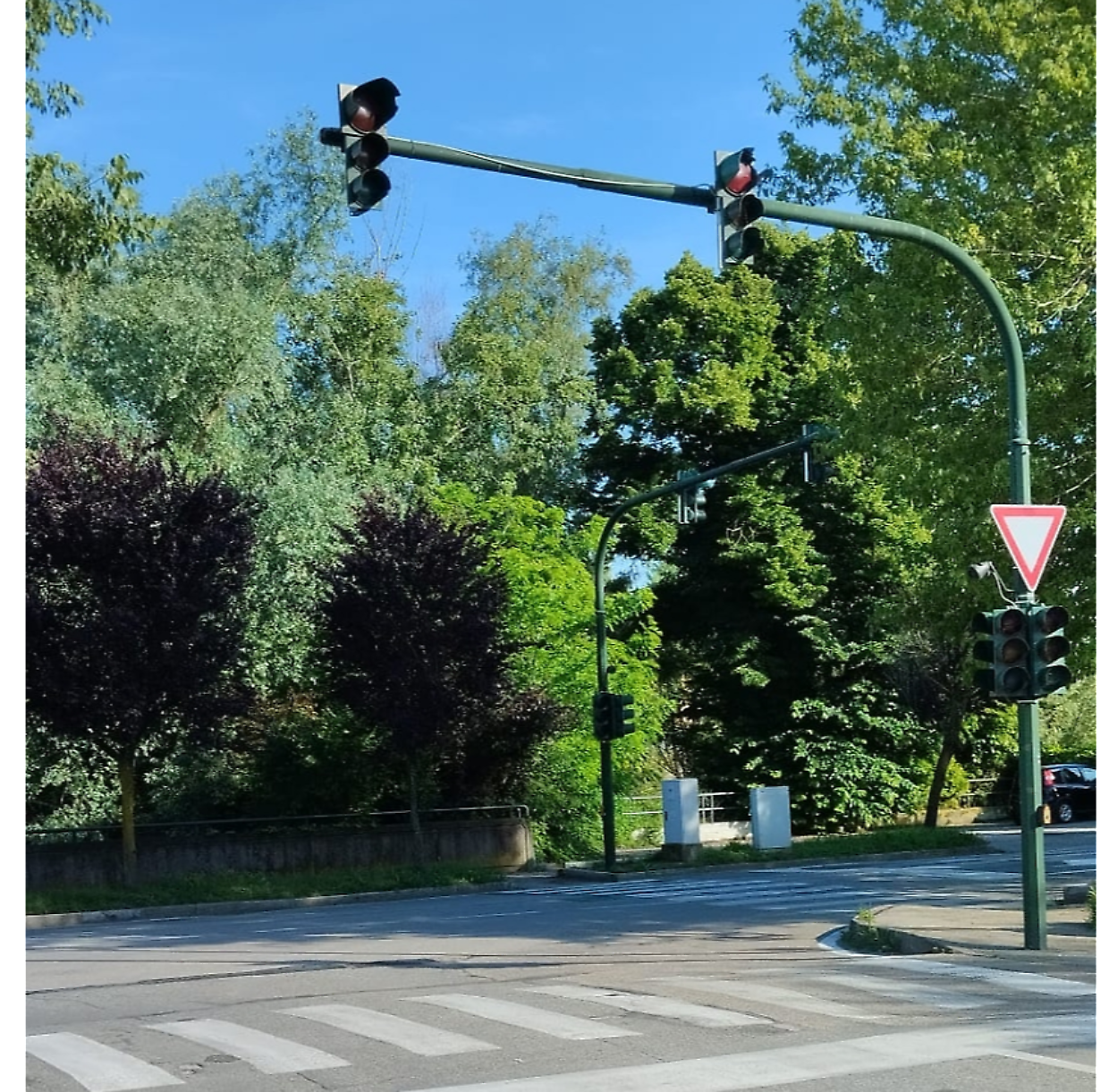 Il semaforo in viale Fasano è spento dalla scorsa settimana