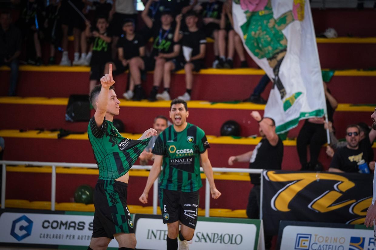 Una città intera sogna lo scudetto: stasera a Leinì la sfida che vale la finalissima