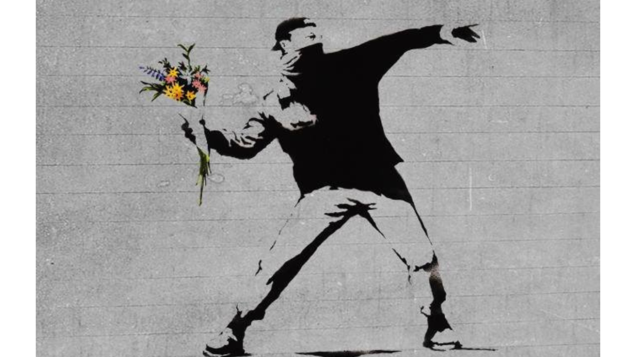 Anche Bansky, in una sua opera, ha usato i fiori come arma