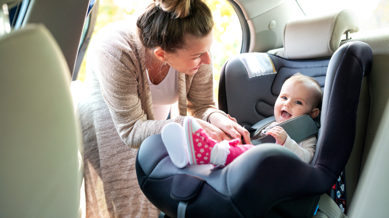 L'importanza del seggiolino omologato per la sicurezza dei bambini: ecco cosa dice la legge