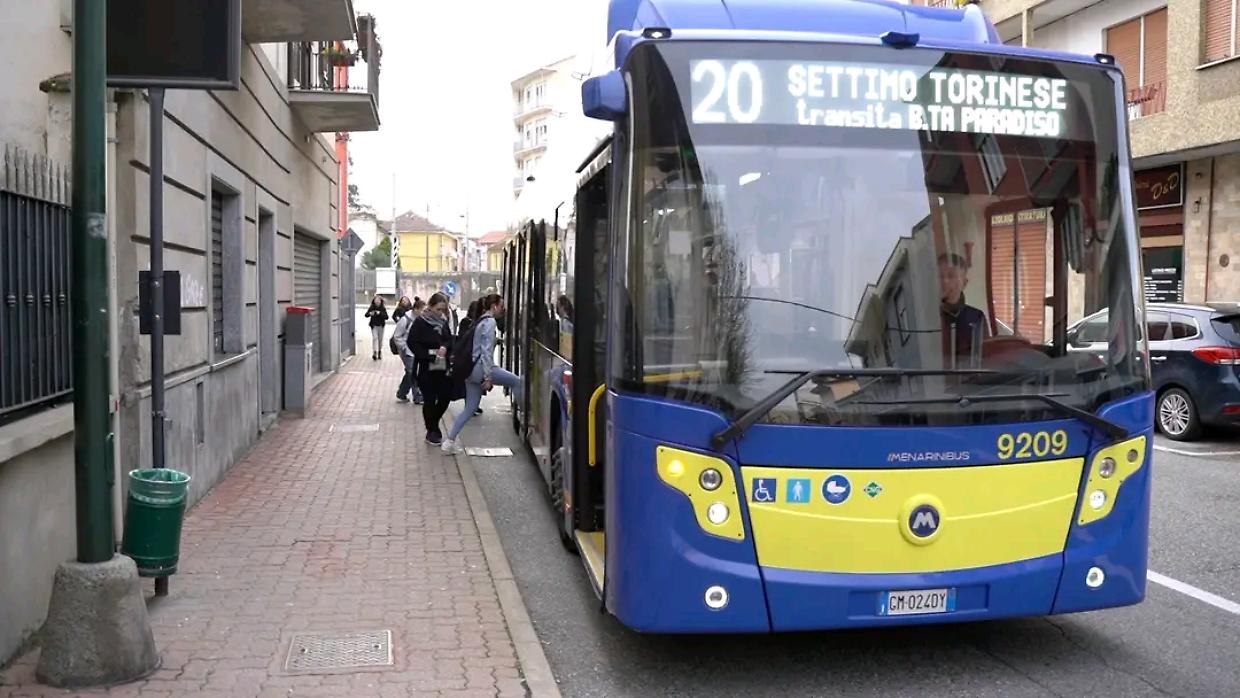 Torino, bus deviati in via Nizza per una manifestazione: modifiche per linee 18, M1S e 2014