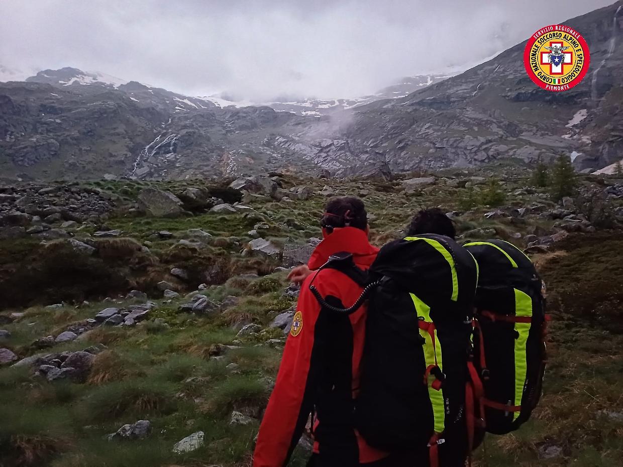 Un'escursionista è stata colta da malore a 2360 metri di quota: il Soccorso alpino è intervenuto per mettere in salvo la donna e il suo compagno (immagine di repertorio)