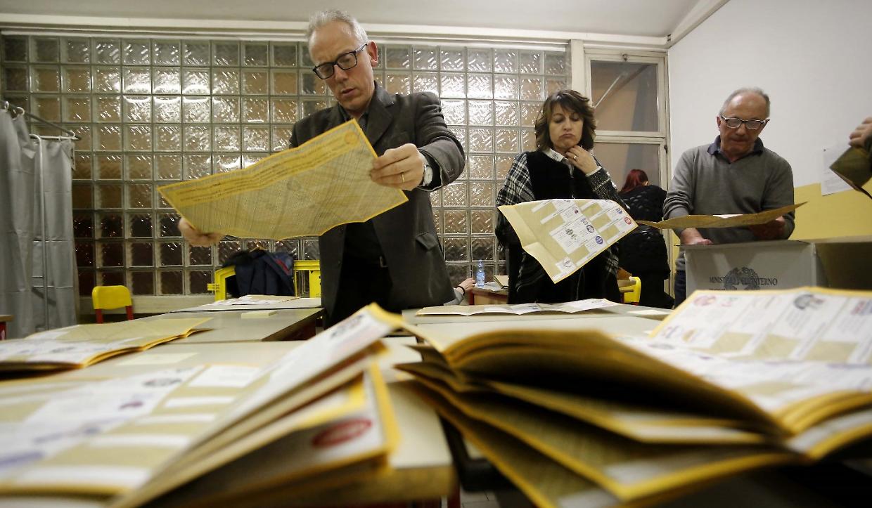 Centenari e 18enni alle urne. Per 12mila torinesi è il primo voto 