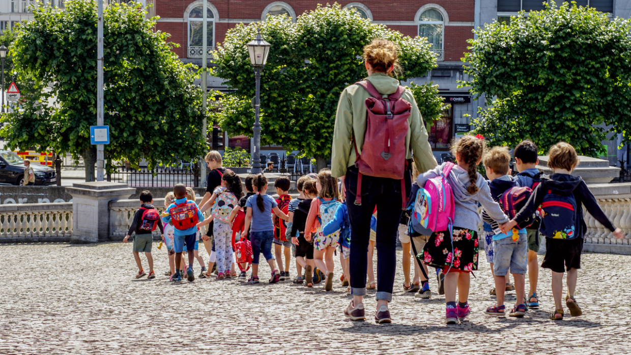 I bambini viaggiavano su un pullman non conforme: gita scolastica pericolosa a Leinì