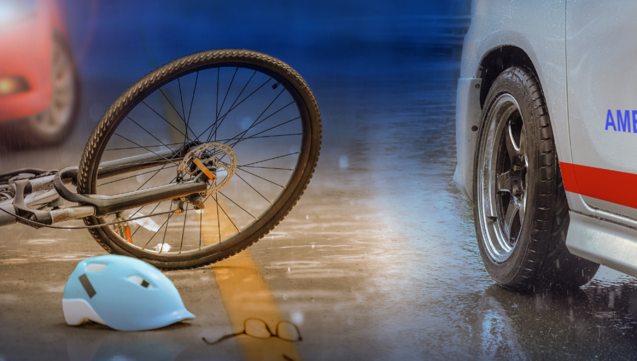 Ciclista perde il controllo delle due ruote,  trasportata in ospedale con ferite al capo