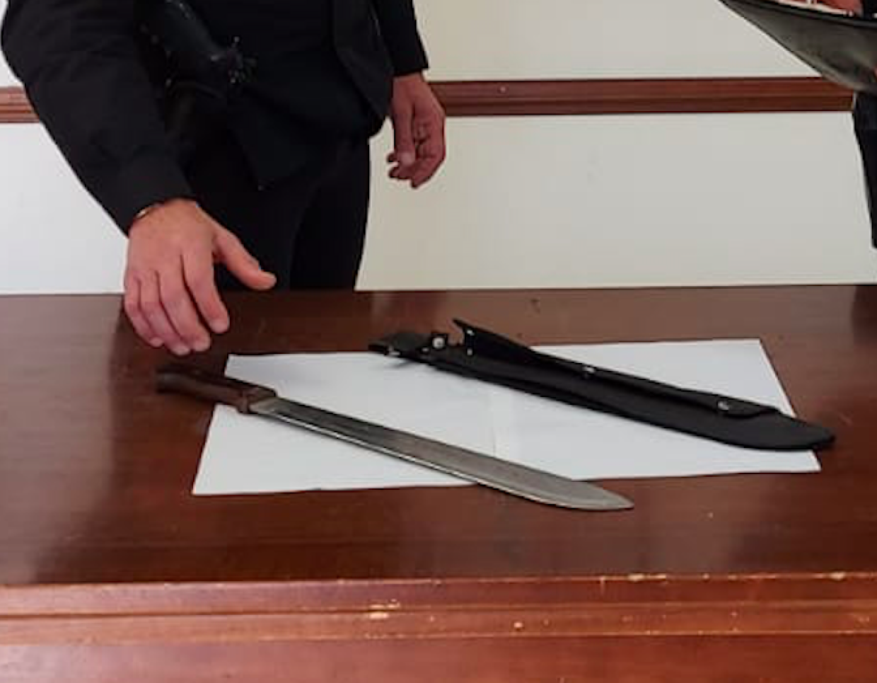 Arrestato un 44enne che a Nichelino ha minacciato i passanti col machete (foto di repertorio)