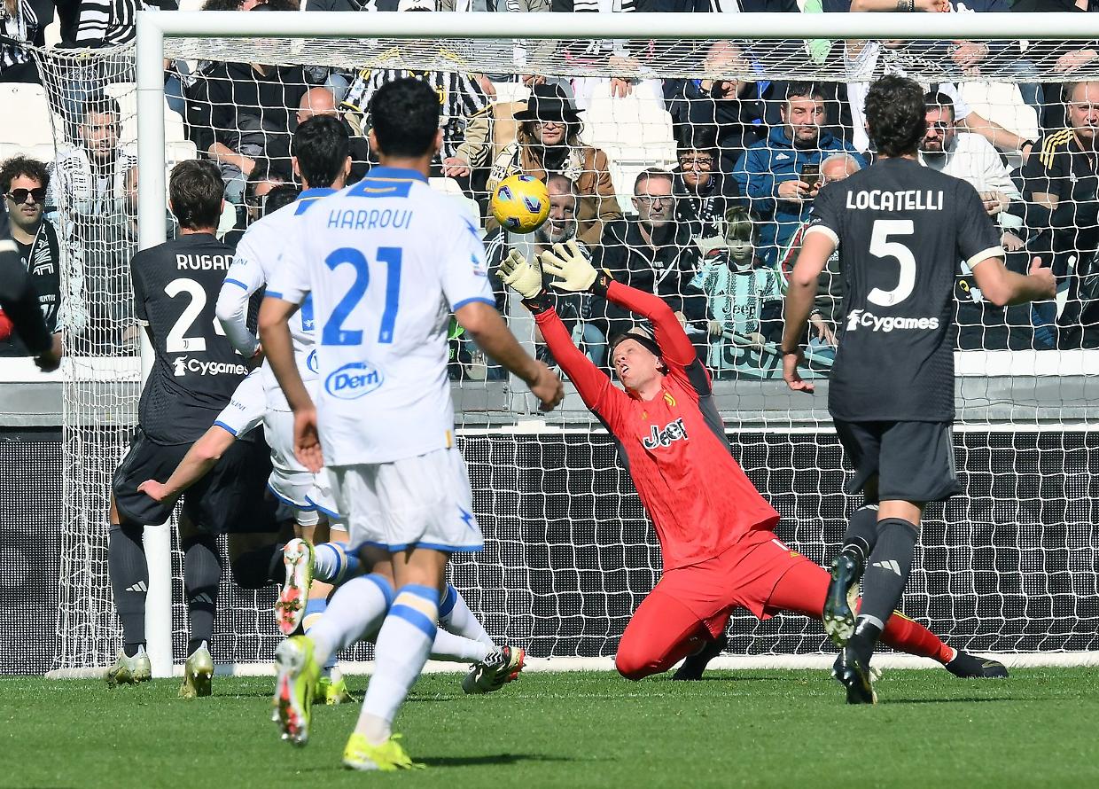 Juve-Szczesny, 48 ore per il "sì": ecco l'offerta monstre dell'Al Nasrr di Ronaldo