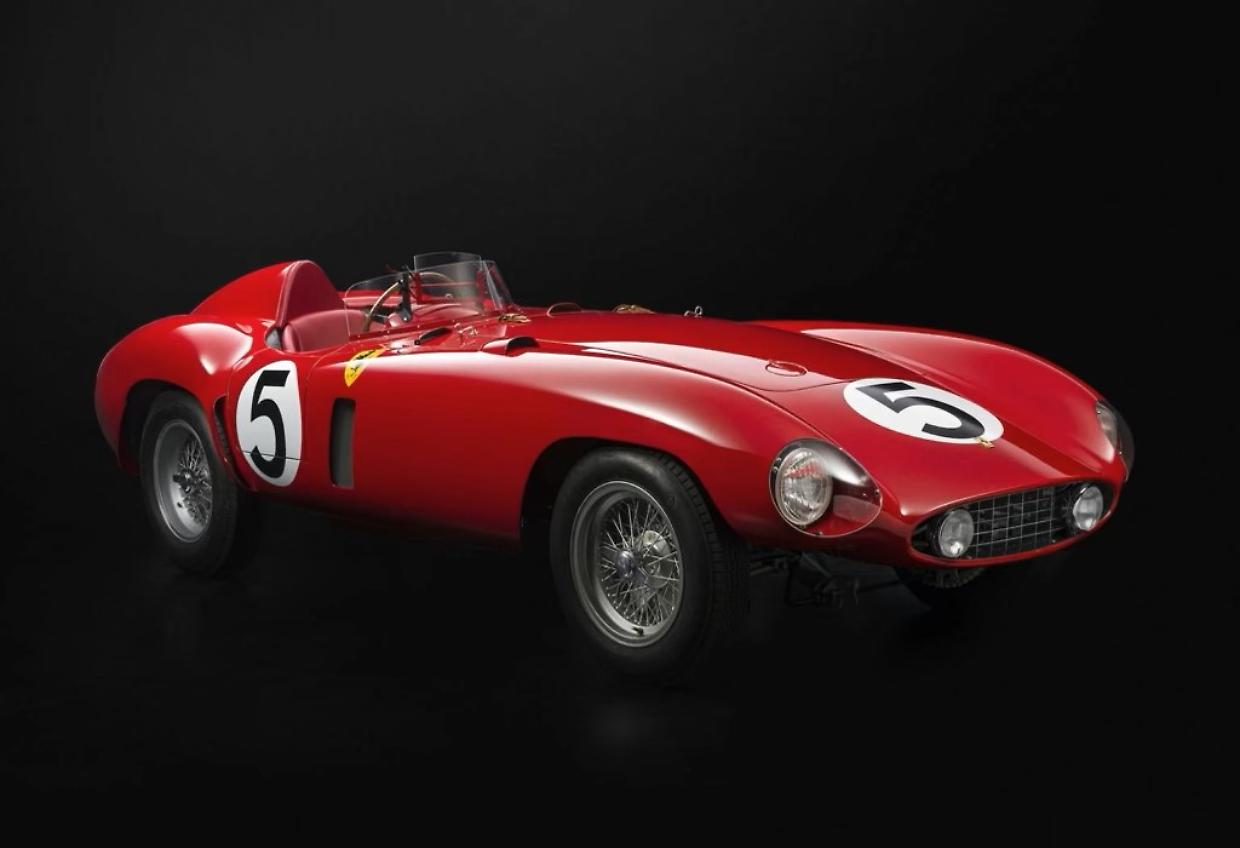 Un'attesa durata 76 anni: la "1000 miglia" torna a Torino! Tutto pronto in piazza San Carlo per l'arrivo della prima tappa