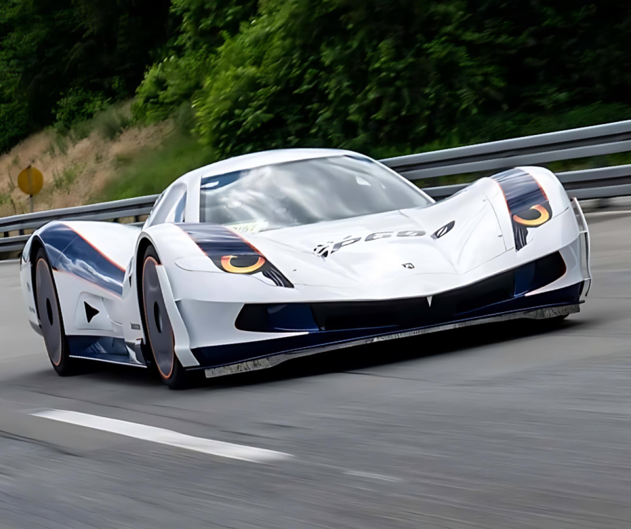 Quest'auto elettrica fa i 440 km/h. E la fanno a Torino