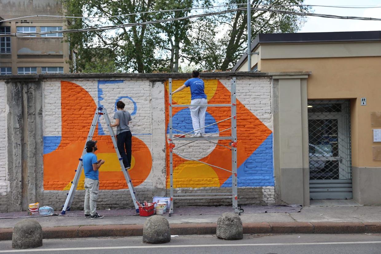 Inaugura la sede del servizio stranieri dopo il restyling