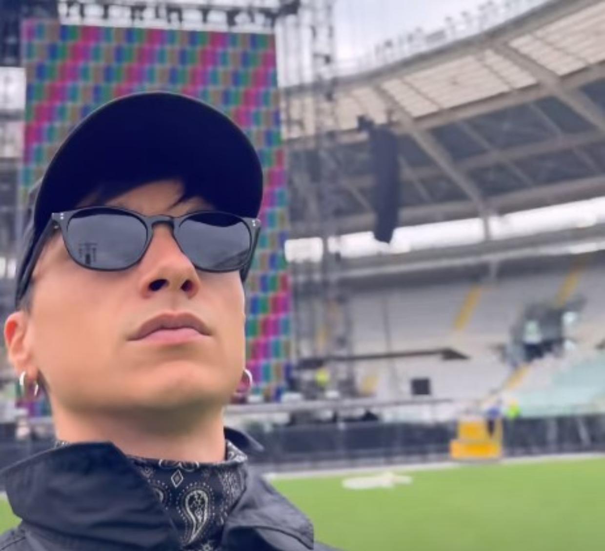 Prima il bagno di folla davanti all'hotel poi le prove allo stadio Grande Torino: tutto pronto per il doppio live di Ultimo sotto la Mole