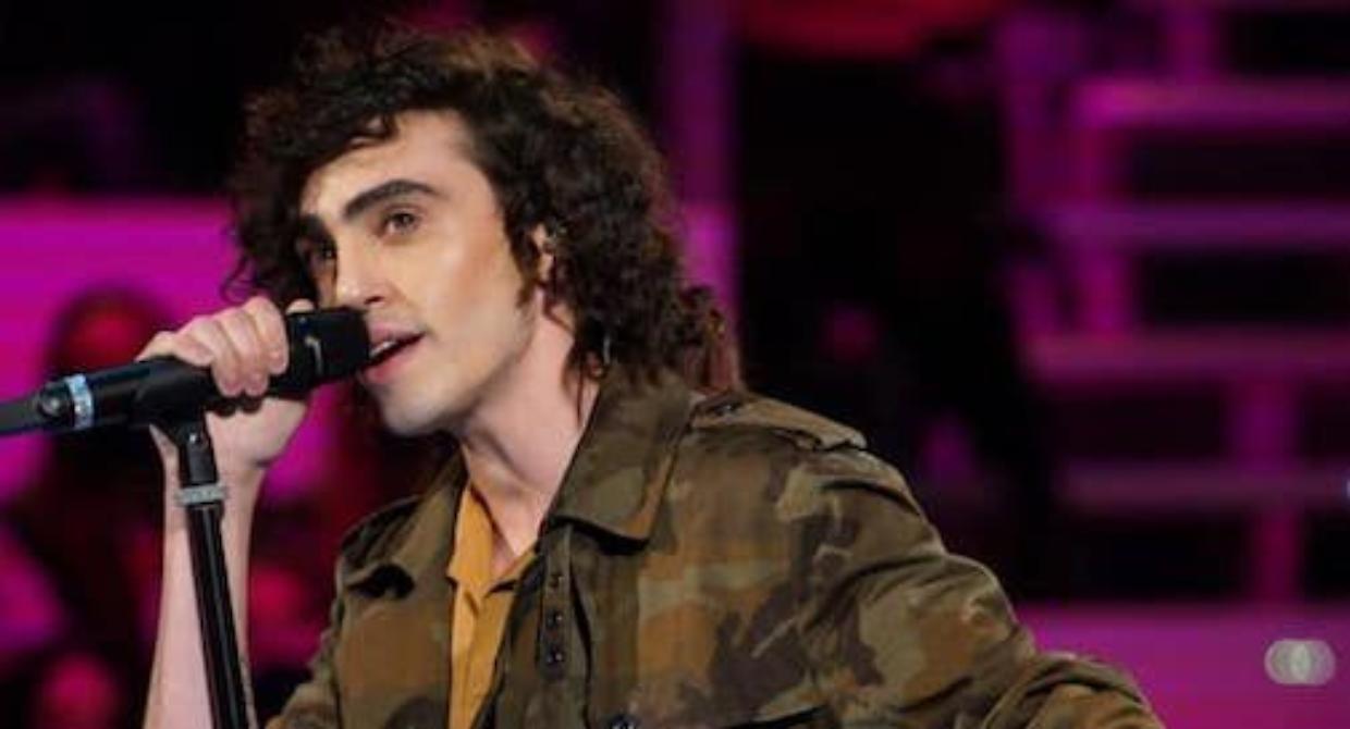 Pride, Michele Bravi chiude la festa in piazza Vittorio. Ma scattano i boicottaggi