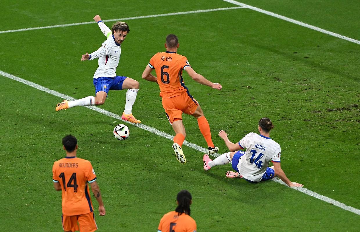 L'Ucraina vince in rimonta, tra Francia e Olanda 0-0 senza sussulti