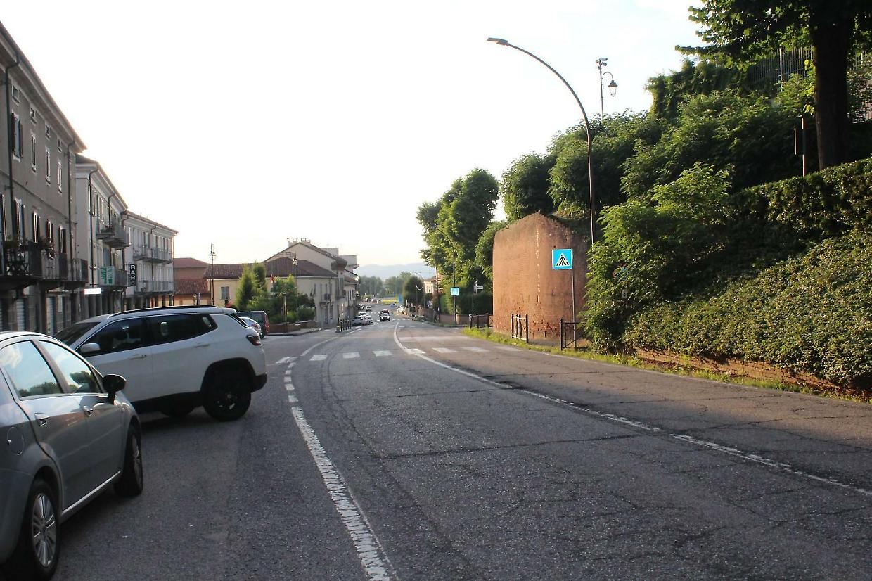 Addio barriere architettoniche in via Indipendenza 