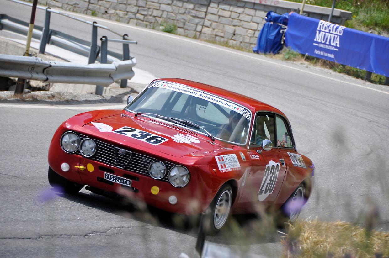 Torna la Cesana-Sestriere: un week-end di velocità tra auto storiche e moderne
