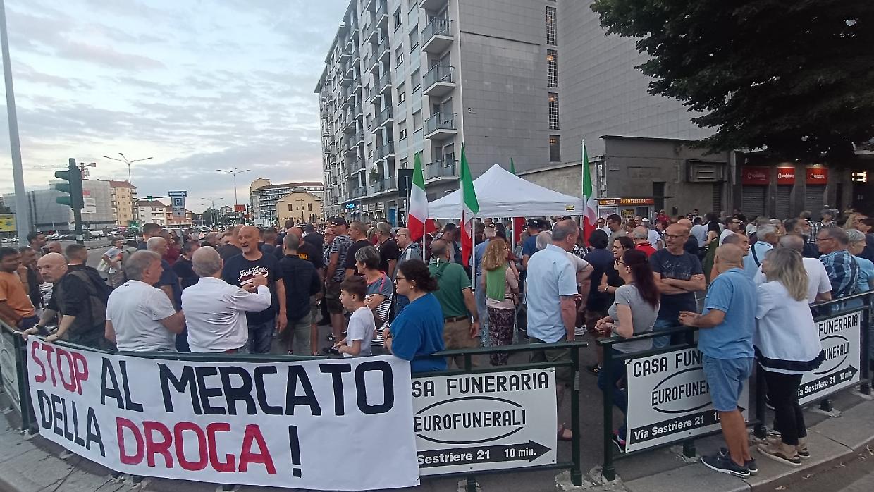 In presidio contro lo spaccio: «Basta droga, ci ribelliamo»