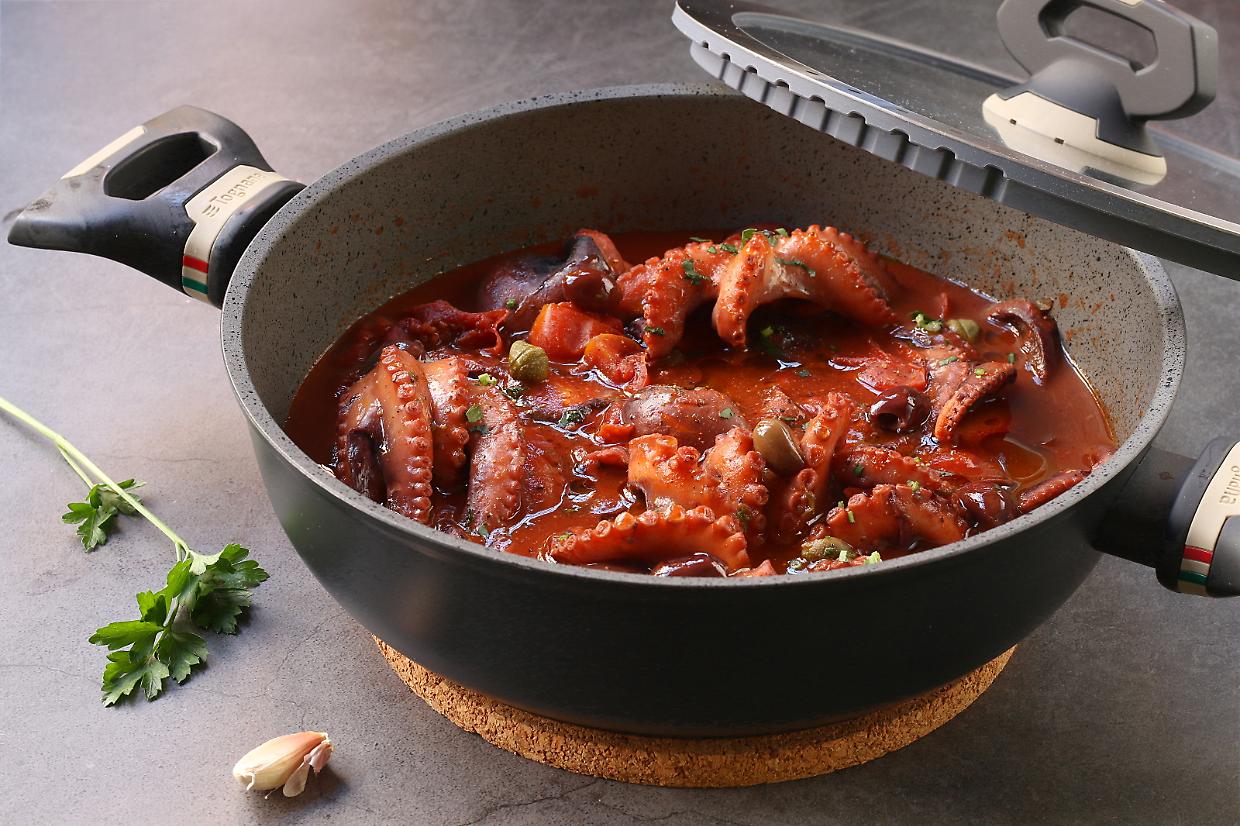 Da Napoli il polpo alla Lucianacon pomodori, olive e capperi