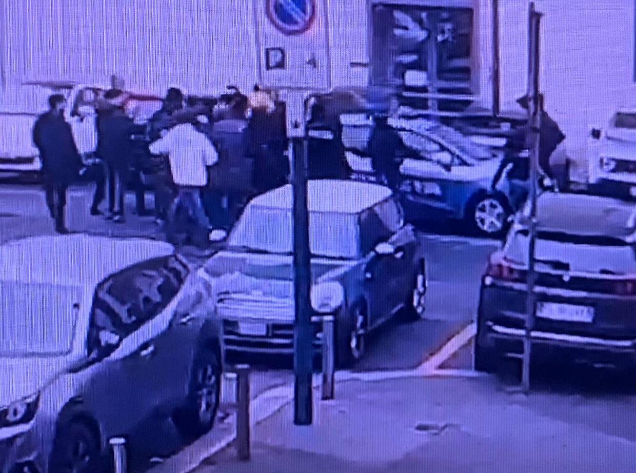 Sgomberato il covo degli anarchici che assaltarono la polizia davanti alla questura