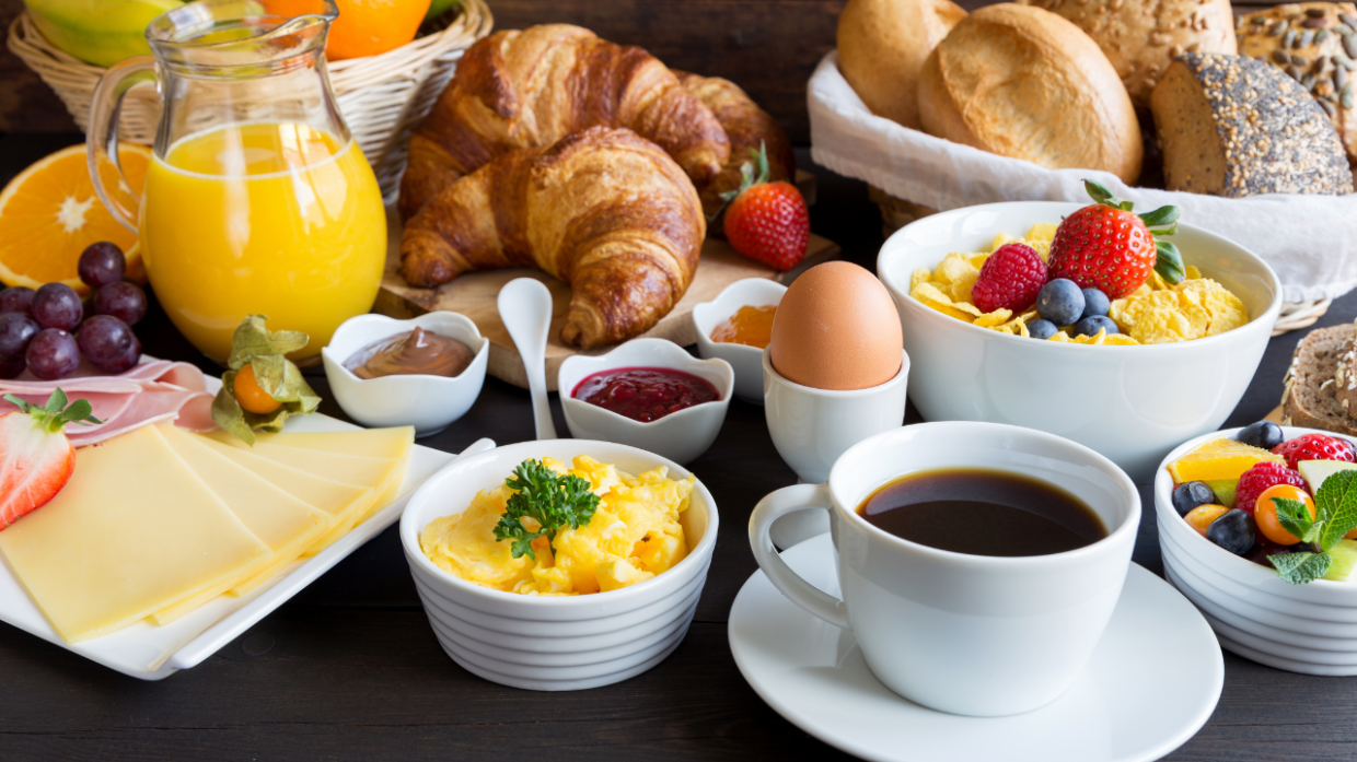 La Colazione Salata Conquista Sempre Più Italiani: Un Viaggio Tra Nuove Tendenze e Tradizioni