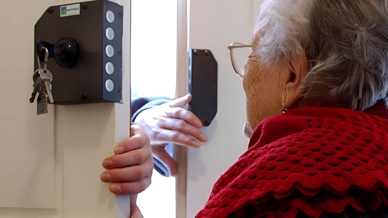 Attenzione ai falsi dipendenti comunali a Grugliasco: usano la scusa della Tari per entrare in casa