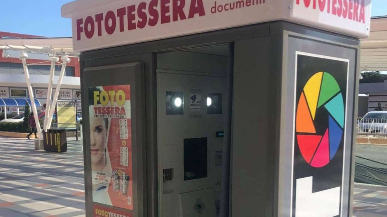 Il caso dell'inarrestabile ladro di cabine per fototessere 