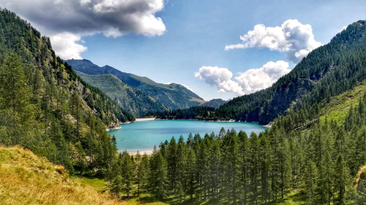 Il Lago dei Cavalli: un paradiso turchese tra le montagne piemontesi