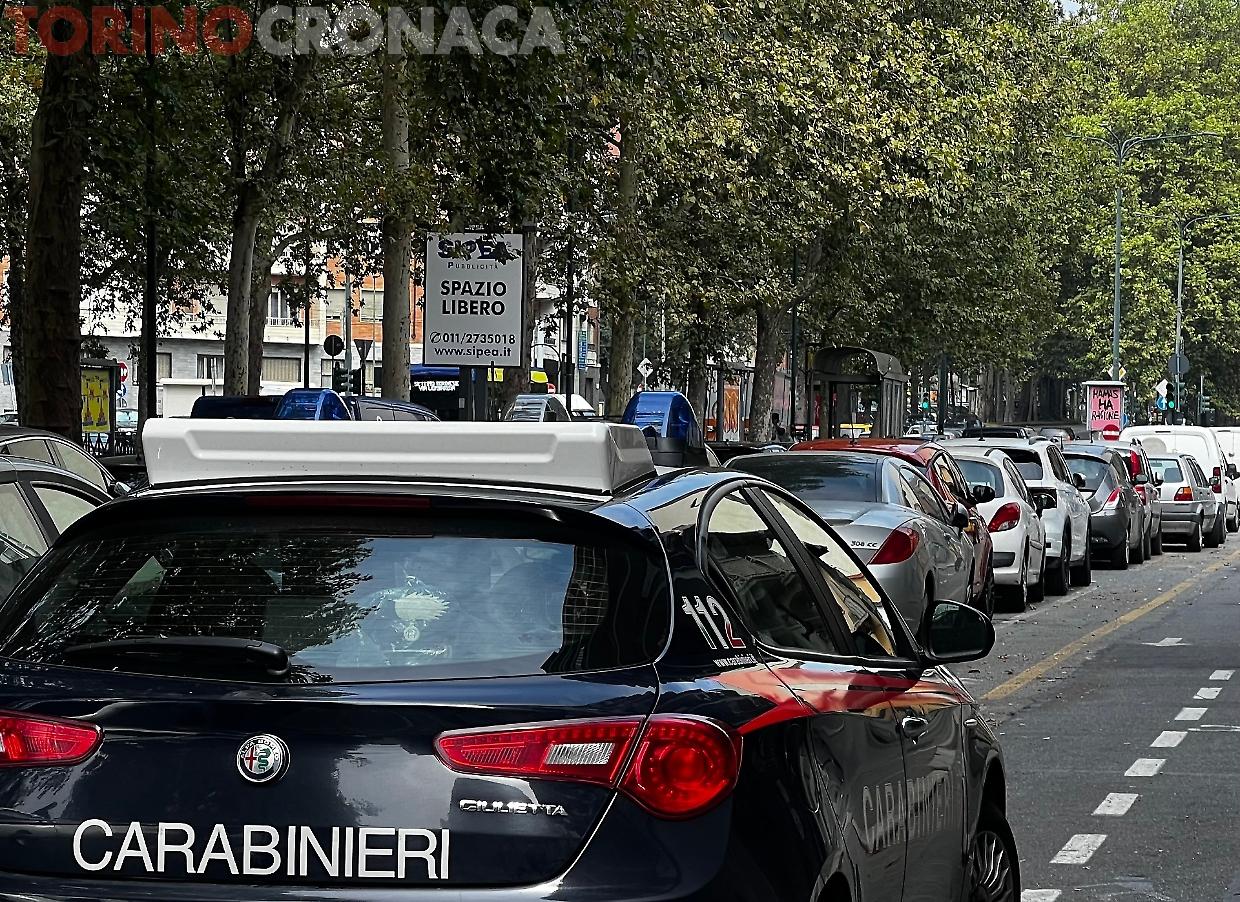 Torino, nordafricano punta una lama a un 20enne poi scappa spaventato 