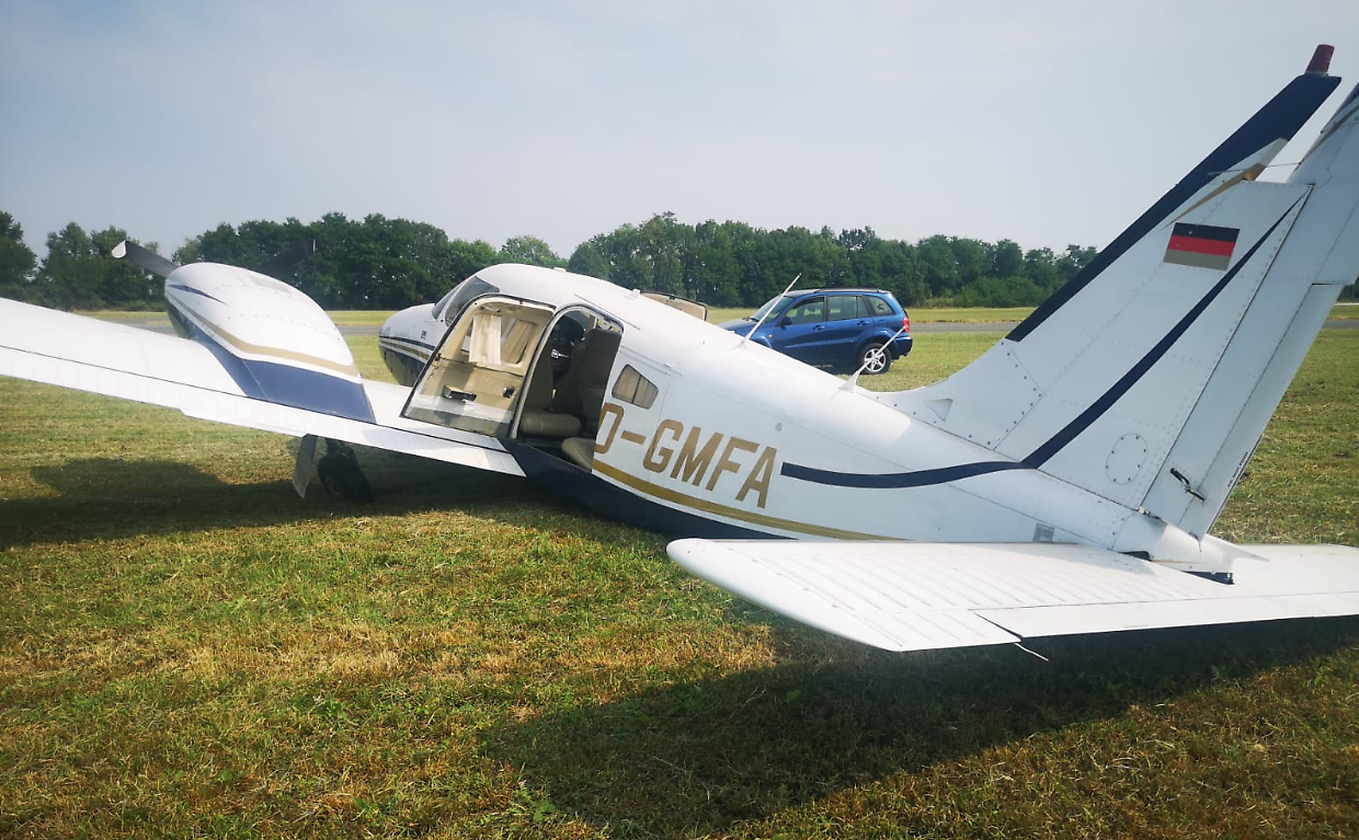Aereo esce di pista atterrando a Collegno, una passeggera in ospedale 