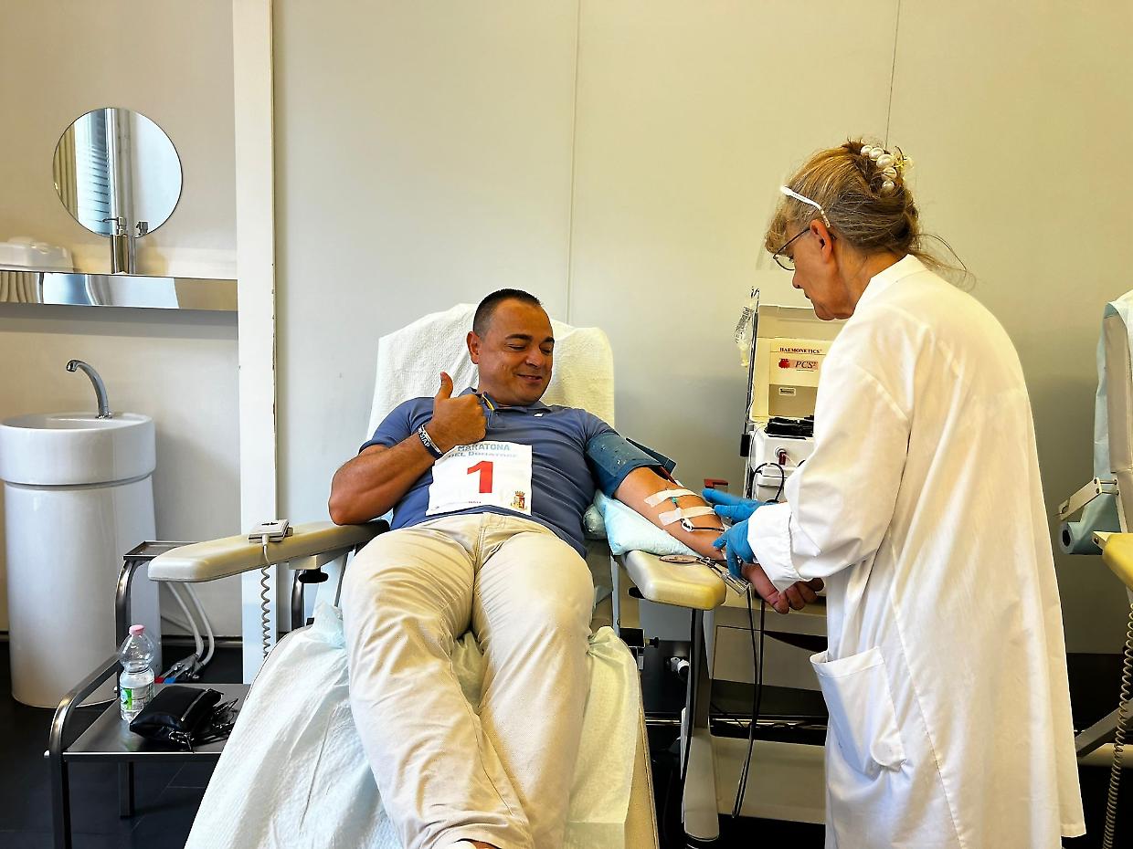 "Servono più sangue e plasma  in Piemonte"La polizia dà l'esempio