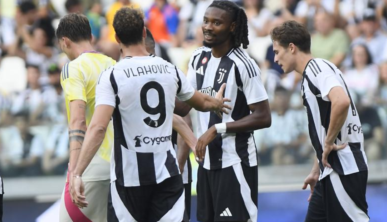 Juve, Vlahovic suona la carica e parla da leader. Per lui c'è una novità, ecco quale...