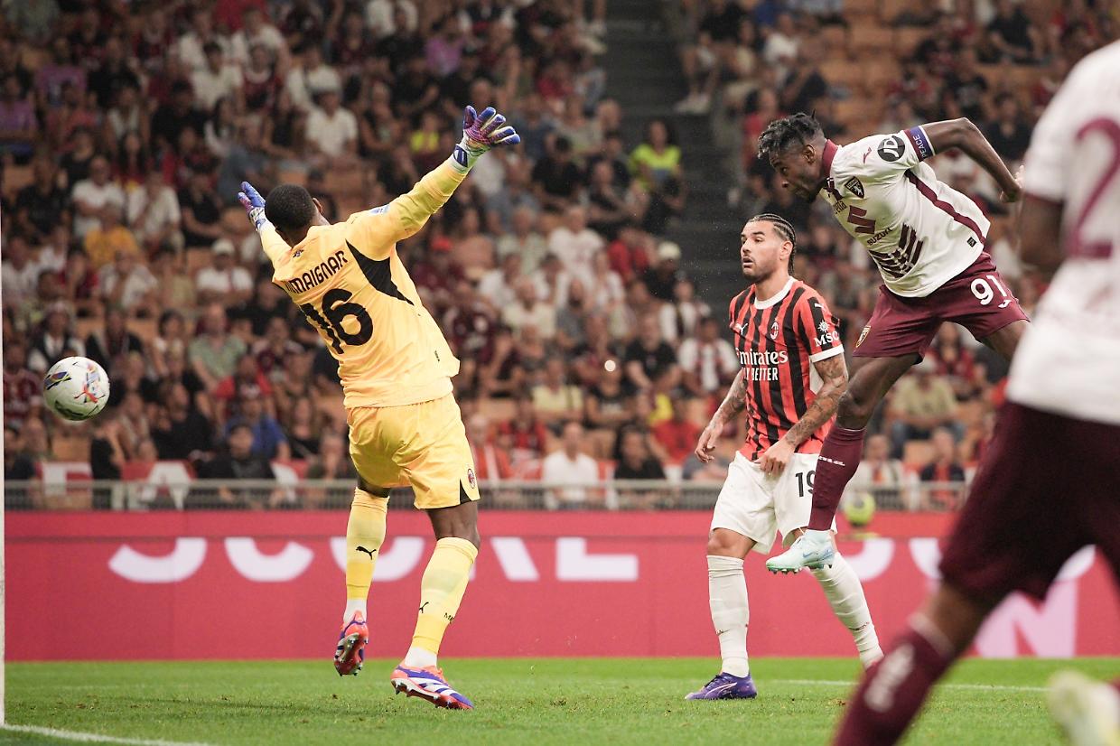 Il colpo di testa vincente di capitan Zapata per il momentaneo 2-0