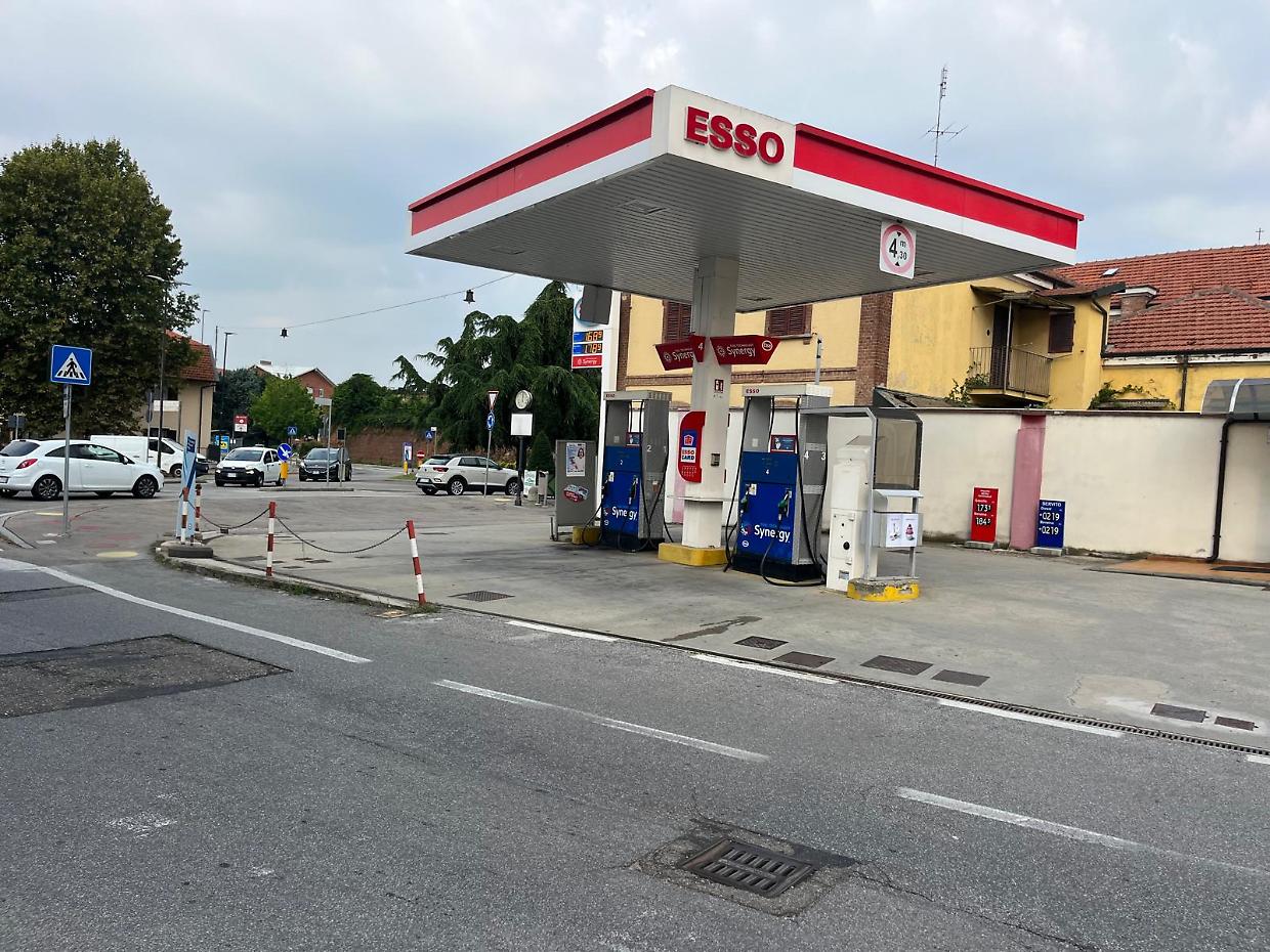 Acque contaminate sotto al distributore di benzina Esso di via Bogino