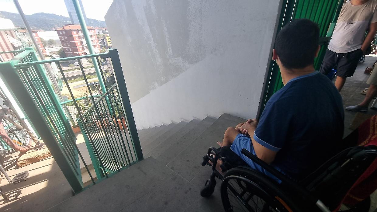 «Io, disabile sequestrato in casa da una settimana per un ascensore guasto»