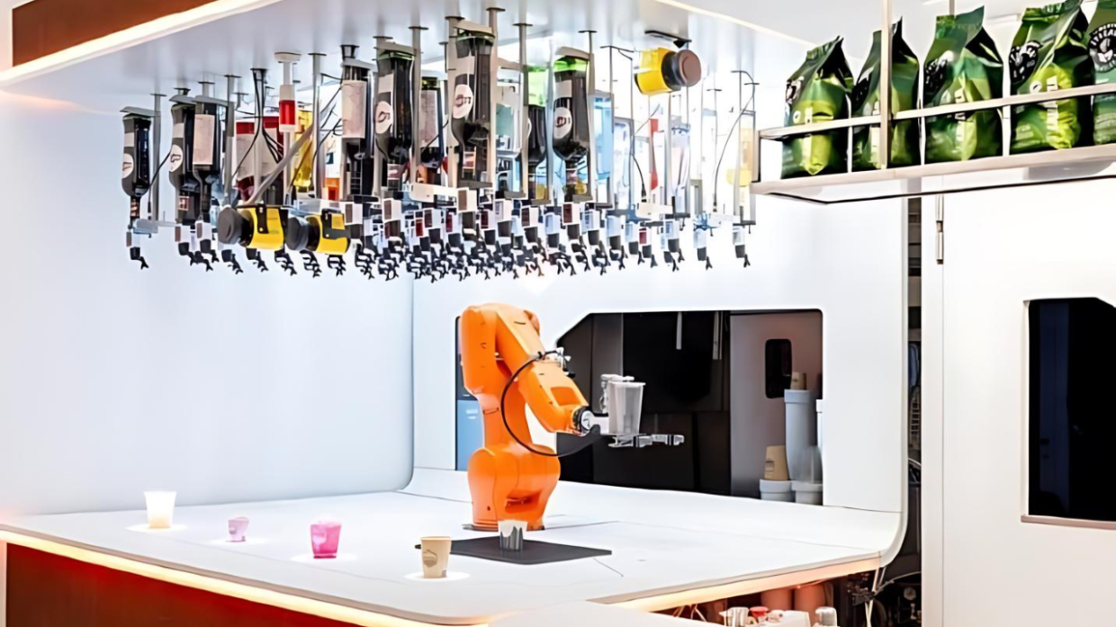 Torino: bar con robot al posto dei camerieri. Scatta la protesta 