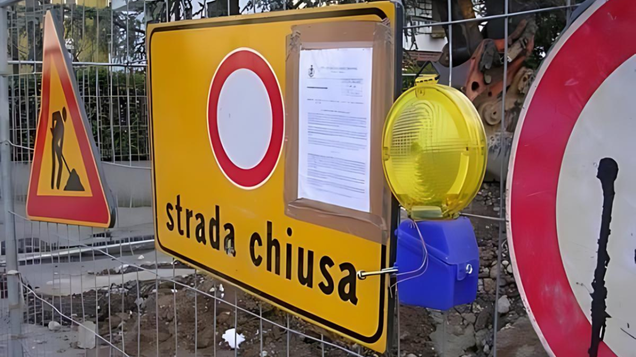 Frana sulla strada provinciale 73: chiuso il tratto tra Nomaglio e Borgofranco