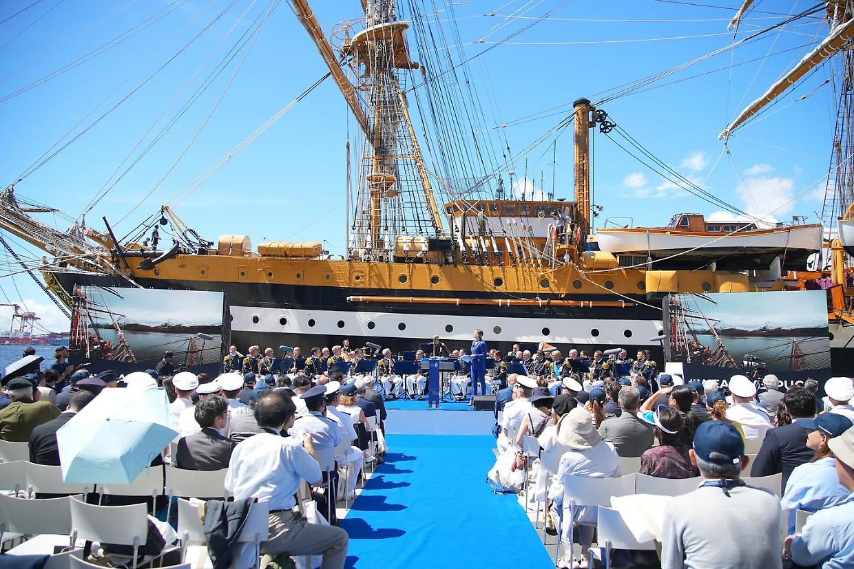 L'Amerigo Vespucci a Tokyo