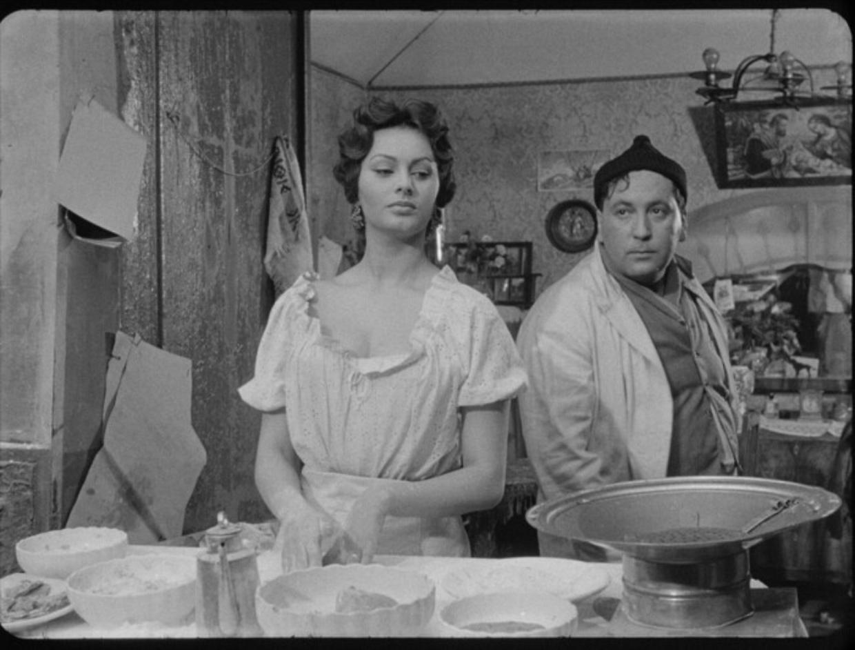 Se Sophia fa 90 con "L'oro di Napoli": l'omaggio alla Loren della Mostra del Cinema di Venezia 