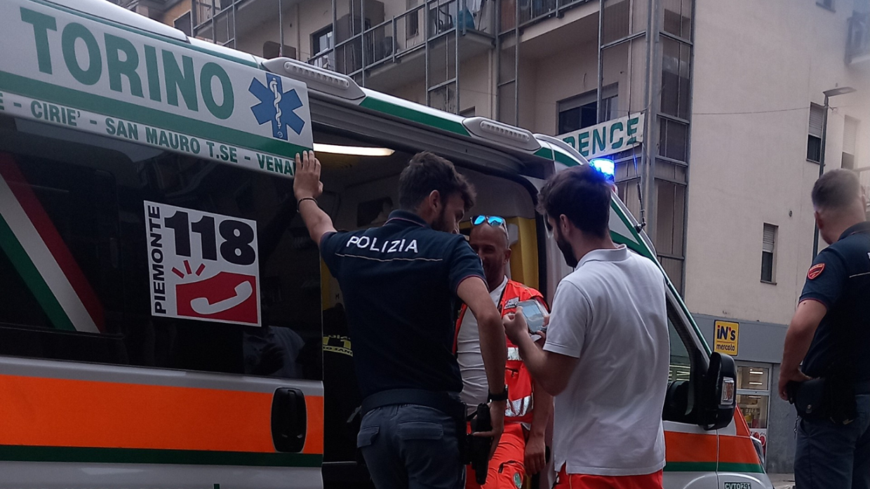 Forze dell'ordine sul posto 