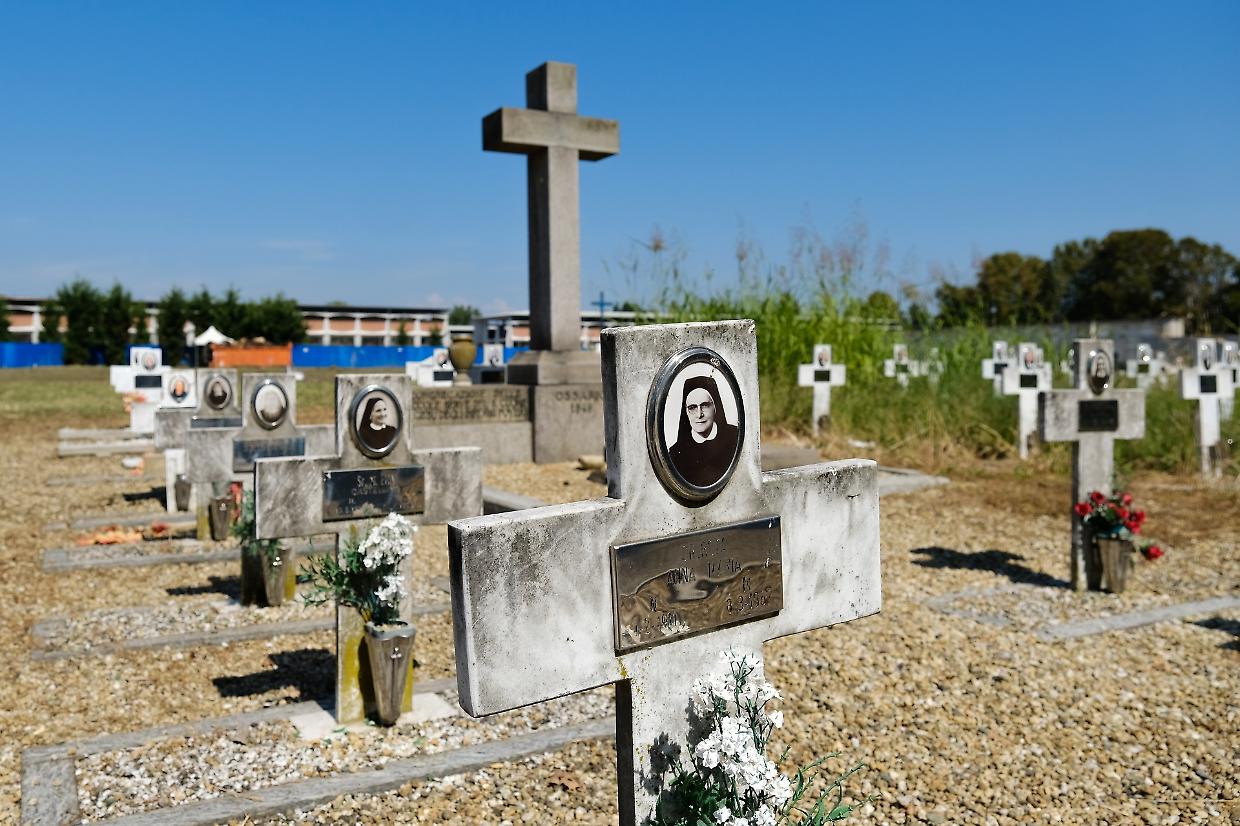 Scomparse sei salme al cimitero. E hanno tutte una caratteristica in comune