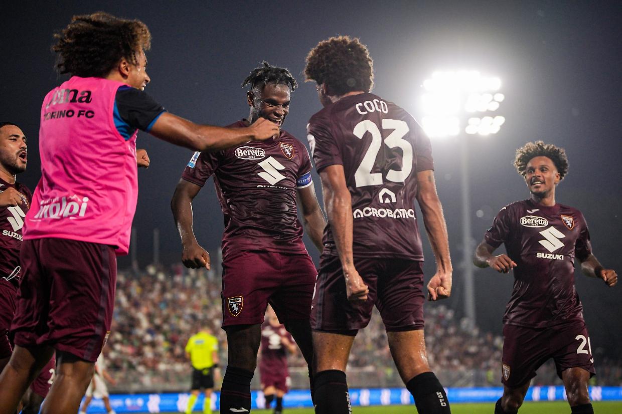 L'esultanza di Saul Coco e di capitan Zapata