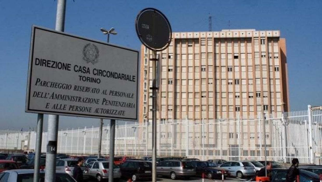 Lorusso e Cutugno, mattinata di caos e disordini all'interno del carcere. Detenuti aggrediscono due agenti e pestano a sangue un  marocchino 
