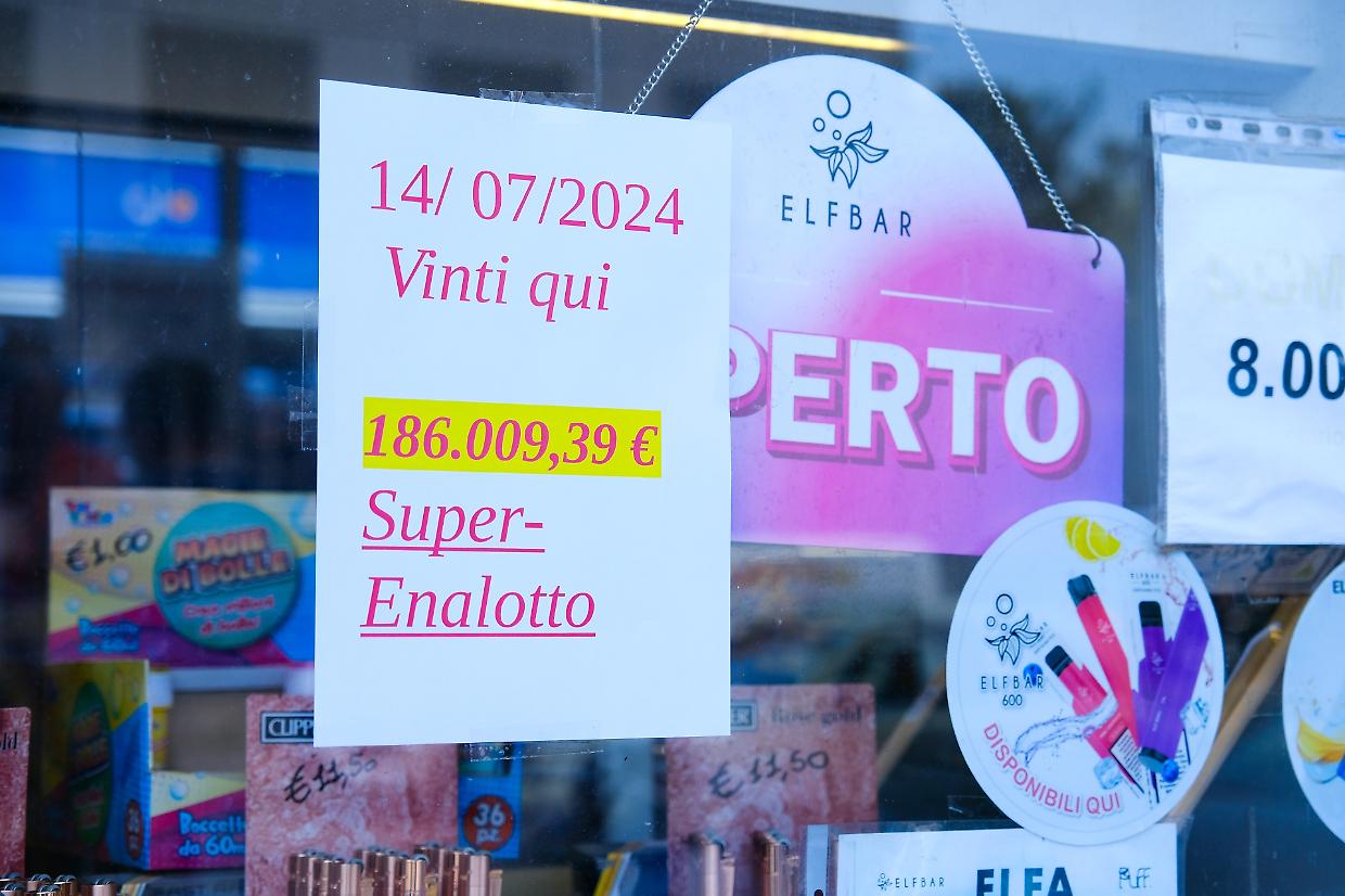 Torino, vince 180mila euro al Superenalotto lanciando dei semi sulla schedina