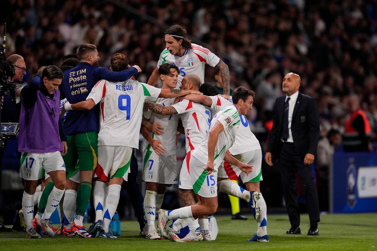 L'esultanza degli azzurri al Parco dei Principi
