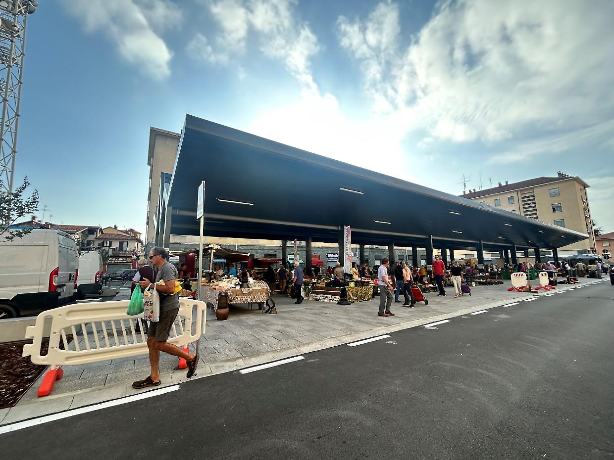 Torna il mercato in piazza Roma