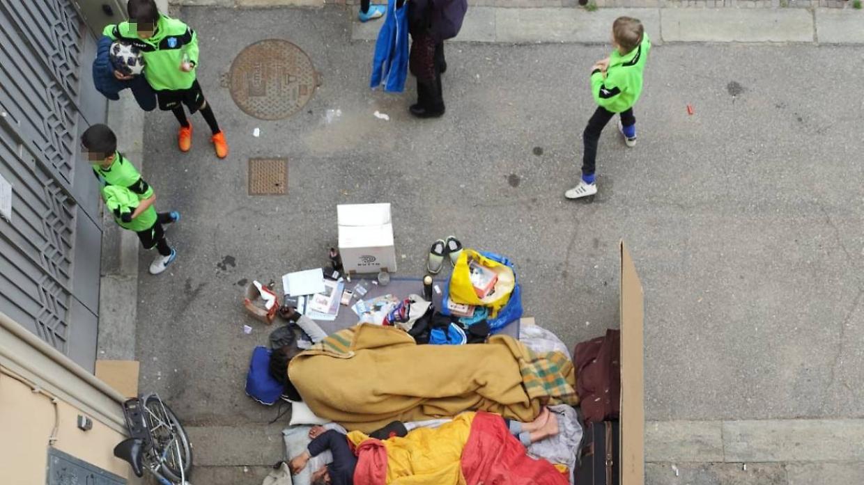 La vergogna di via Morgari «Bimbi ostaggio dei tossici»